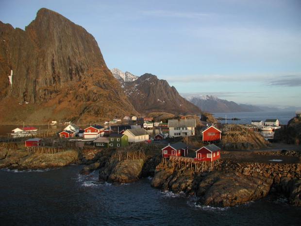 Hamn�ya