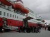 Hurtigrutenbegegnung im Hafen von R�rvik