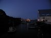 Die Nacht beginnt - die blaue Stunde ber dem Hafen von Stamsund